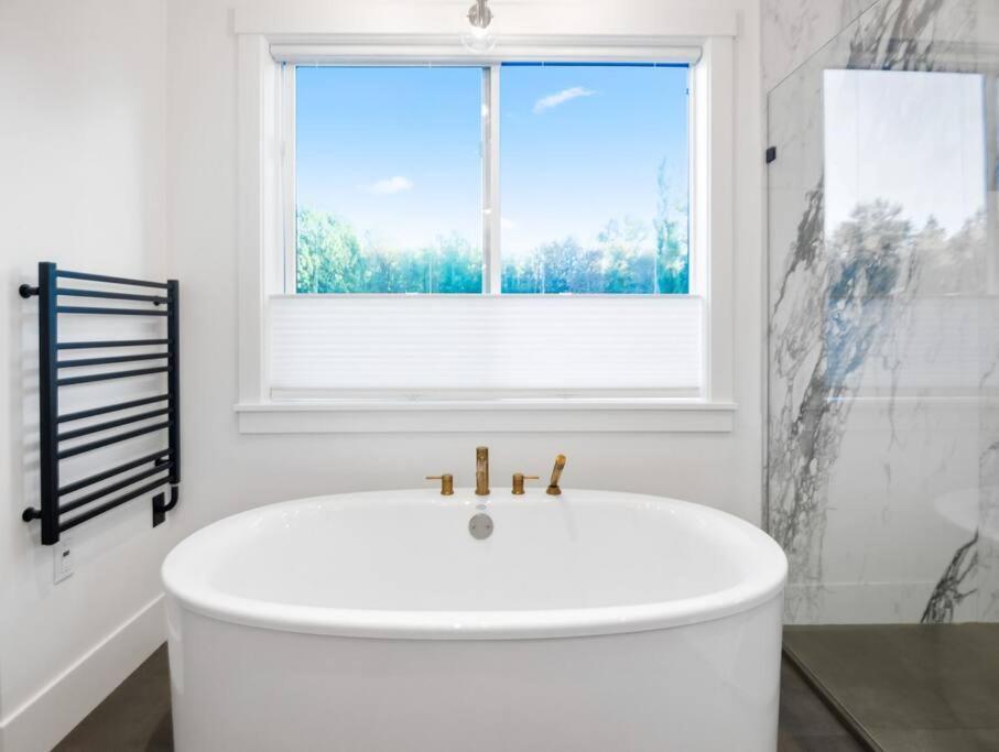 The Fernridge Estate: 5Bd Family Retreat! Villa Langley Luaran gambar
